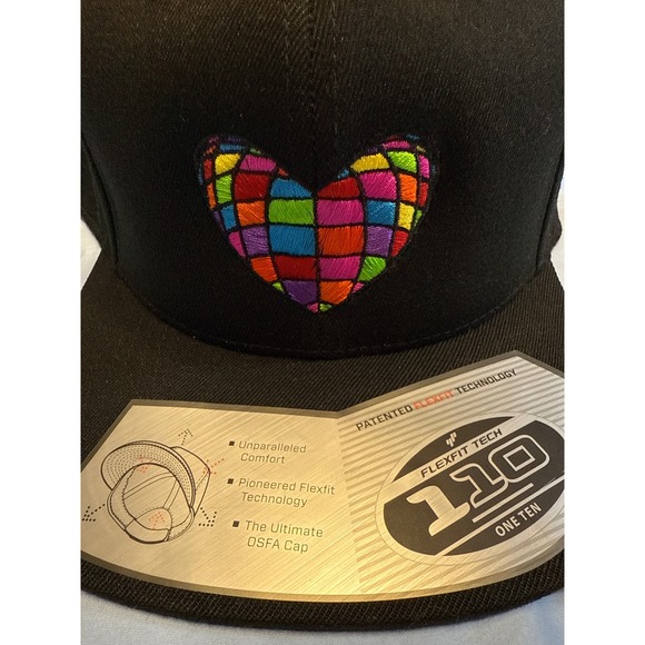 Flexfit 110 BlkBaseball Cap OSFA Rainbow Heart Patch Patented Flexfit Technology - Picture 5 of 5